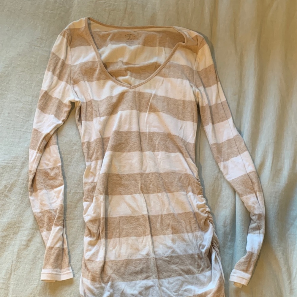 Old Navy Striped V-Neck Long Sleeve Top in Cream and Tan